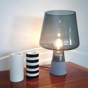 Skleněná stolní lampa Leimu